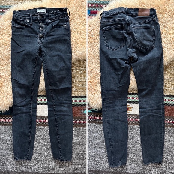 Madewell 9" Mid-Rise Skinny Jeans in Berkeley Black: Button-Through Edition - Picture 5 of 9